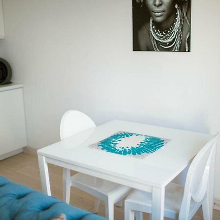 Flat White Apartament Pultusk Apartment Екстериор снимка