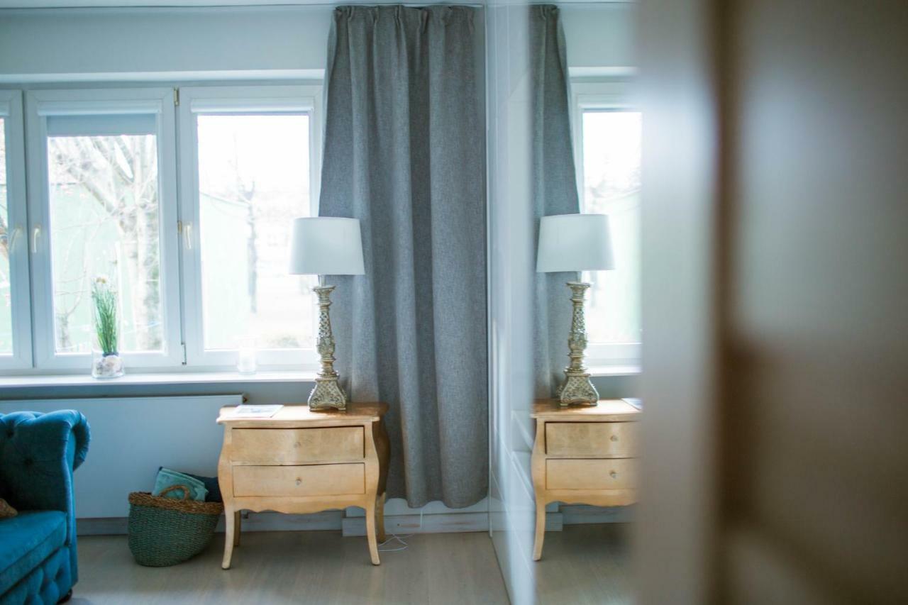 Flat White Apartament Pultusk Apartment Екстериор снимка